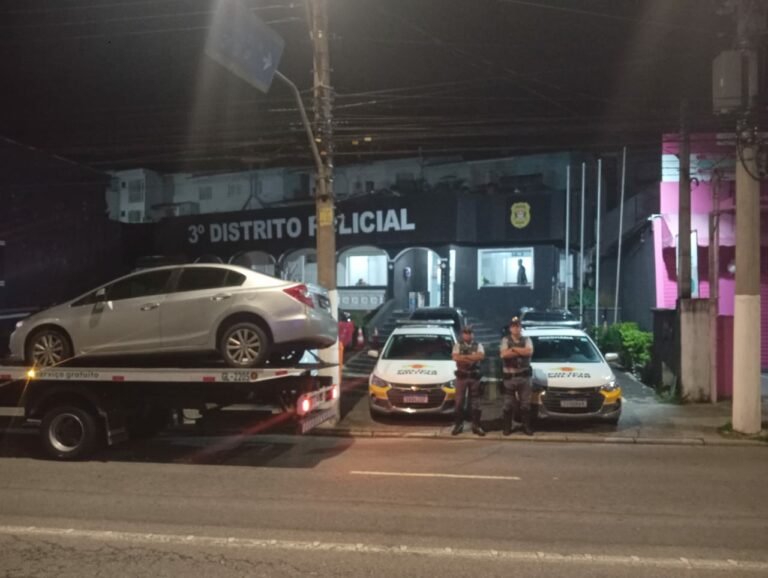 Polícia Rodoviária prende 4 indivíduos após roubo de veículo em Praia Grande