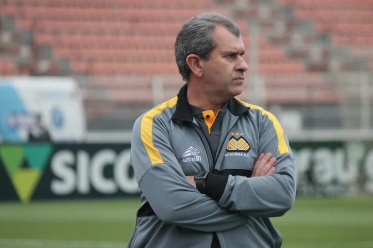 Com acesso para a Série A no currículo, Cláudio Tencati é o novo treinador do Botafogo