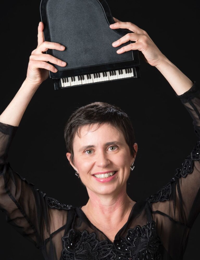 Pianista Luciane Cardassi apresenta recital em comemoração aos 117 anos de Araçatuba