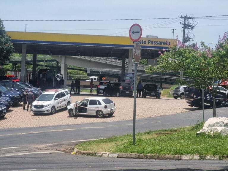 VÍDEO: Viatura da Gurda Municipal de Campinas capota em frente a posto de combustíveis