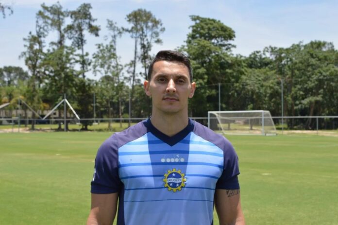 São José E. C. acerta a contratação do auxiliar técnico Bruno Comelli