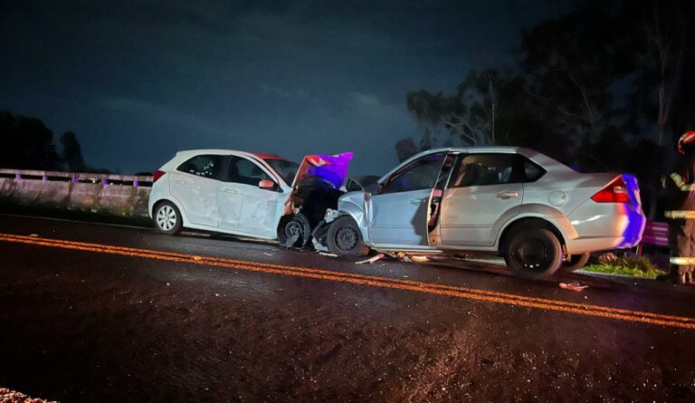 Acidente deixa 4 feridos e interdita SP-501 em Prudente