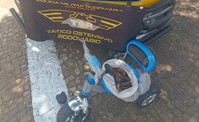 Boliviano é preso com cocaína escondida em triciclo infantil