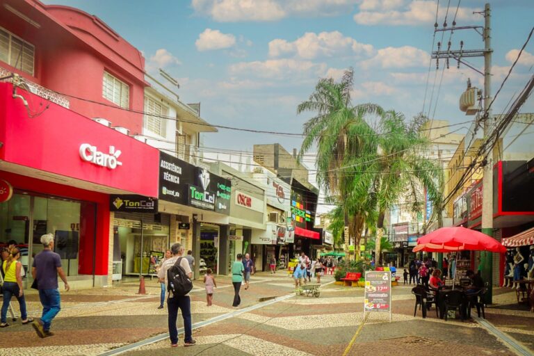 Comércio de Araçatuba pode abrir das 9h às 15h neste feriado