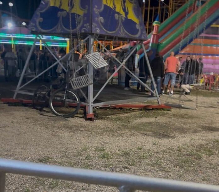 Criança sofre acidente em brinquedo de parque de diversões em Caraguatatuba