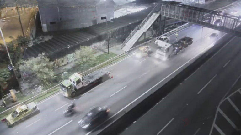 Pedestre morre após invadir pista da Imigrantes e ser atropelado