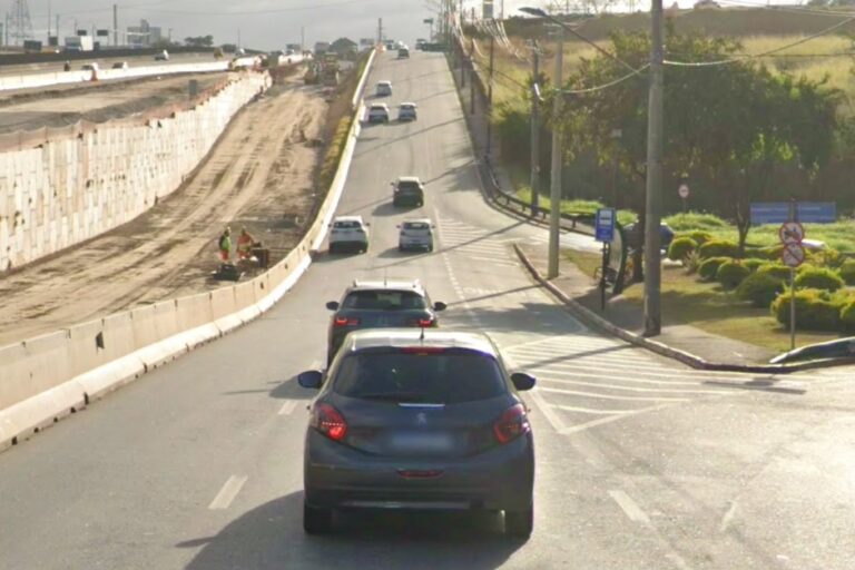 Obra na Dutra altera trânsito em avenida de São José nesta terça (11)