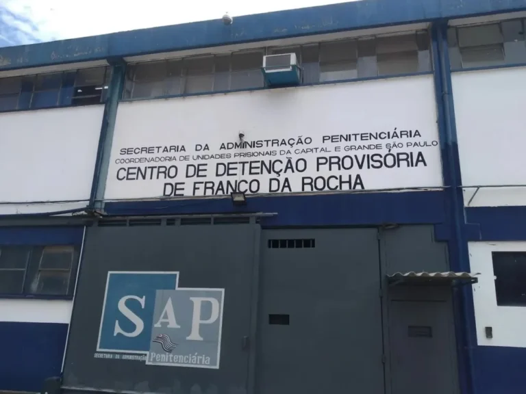 Jovem acusada de tentar matar padrasto é absolvida após passar dois anos presa