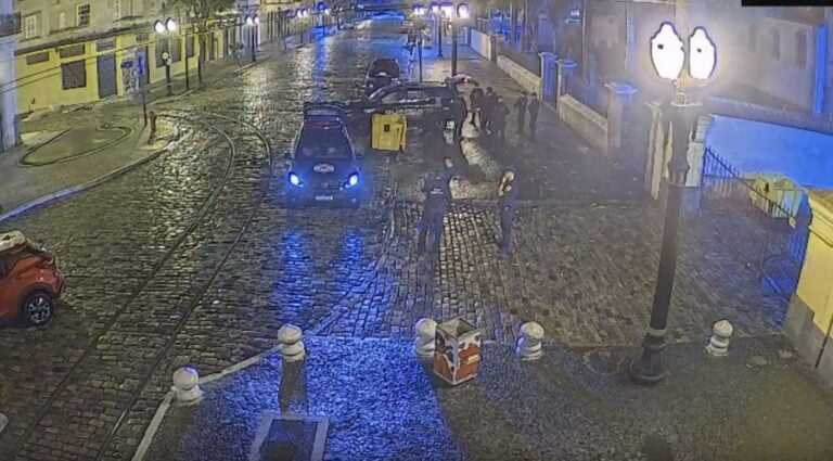 Homem é preso após furtar três portas de alumínio da Secretaria de Turismo de Santos