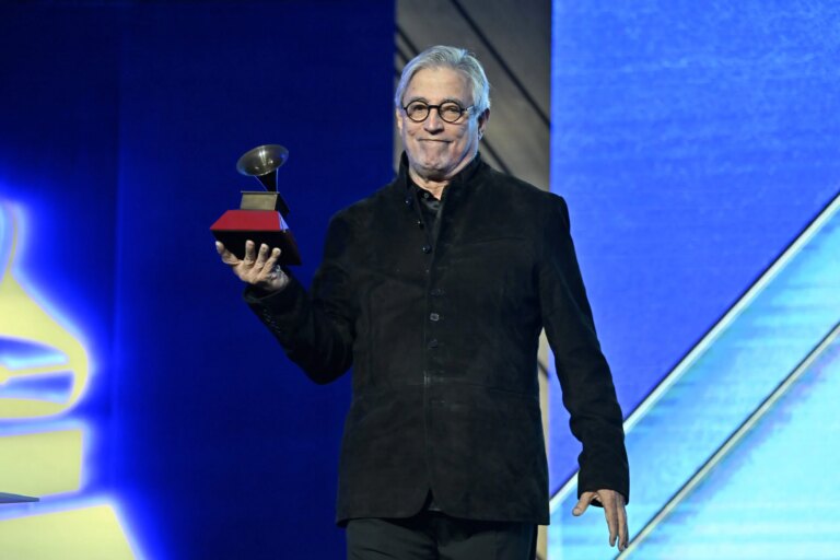 Grammy Latino homenageia Ivan Lins com Prêmio à Excelência Musical em Las Vegas