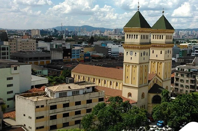 Pari completa 449 anos e reafirma força como polo de compras em São Paulo