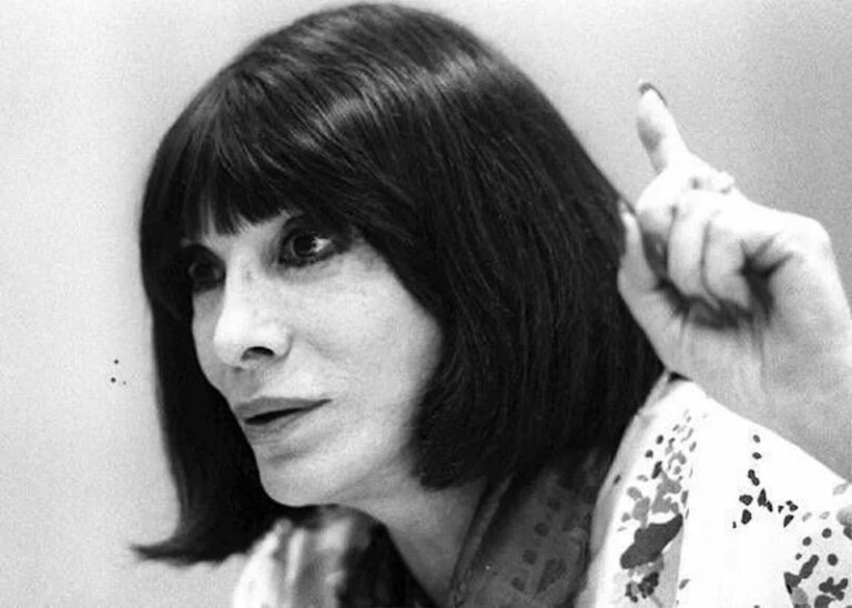 Saiba quem foi Marlene, grande cantora do rádio no Brasil