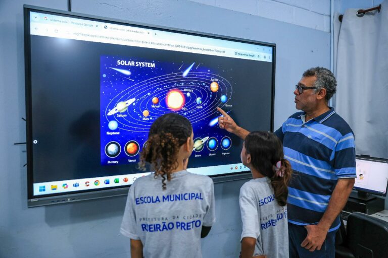 Prefeitura lança Plano Municipal de Educação Digital e abre consulta pública; Saiba como participar
