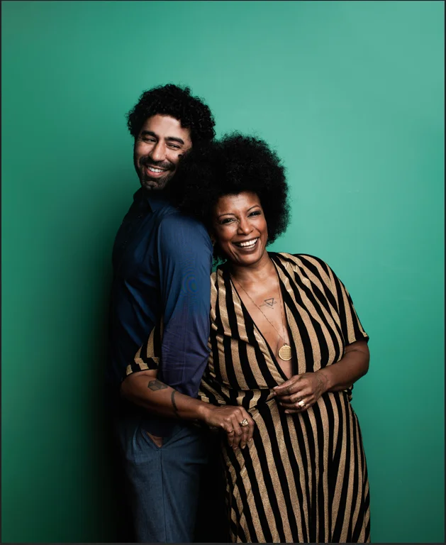 Thalma de Freitas e Vitor Cabral homenageiam Elza Soares e Wilson das Neves em São Paulo