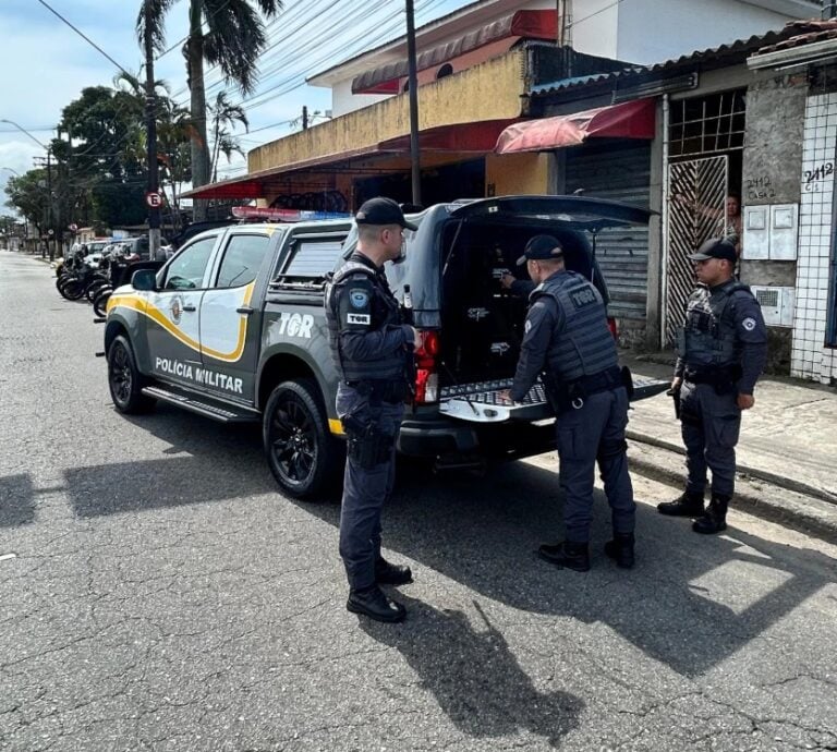 Foragido da Justiça é preso após perseguição em São Vicente