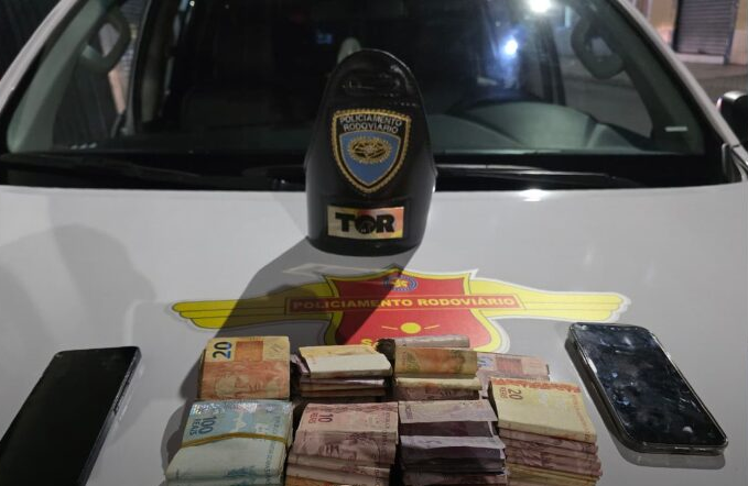 Entregador é flagrado com mais de R$ 15 mil em dinheiro na Rodovia dos Imigrantes