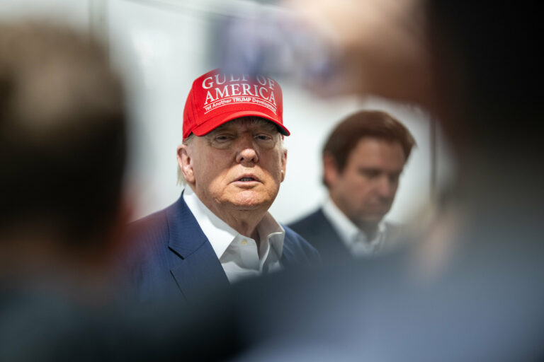 Trump minimiza chances de guerra com Venezuela e defende medidas contra narcotráfico