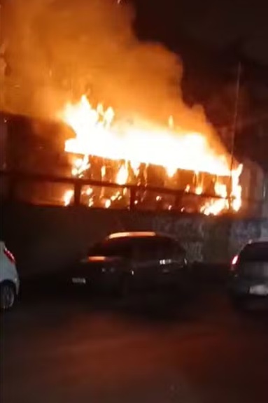 Pela quarta vez, vagão carregado com carga de celulose é incendiado no trecho em São Vicente e Cubatão