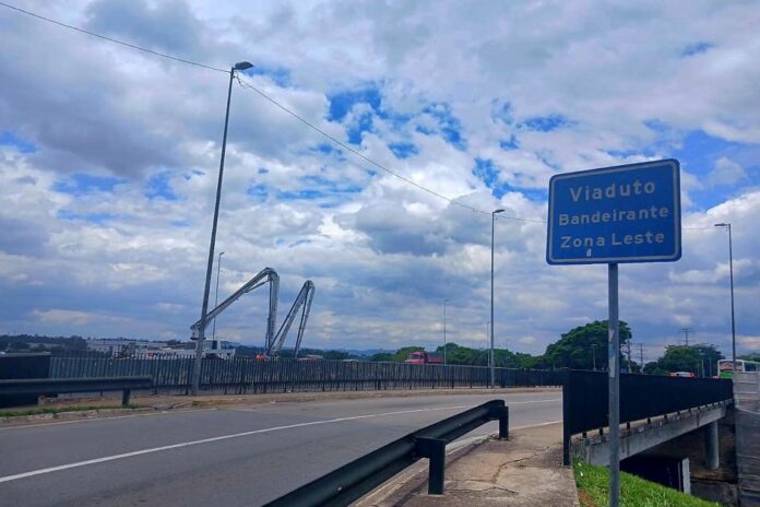 Viaduto Bandeirante, em São José, será interditado à noite na próxima semana; veja como fica o trânsito Viaduto Bandeirante, em São José, será interditado à noite na próxima semana; veja como fica o trânsito