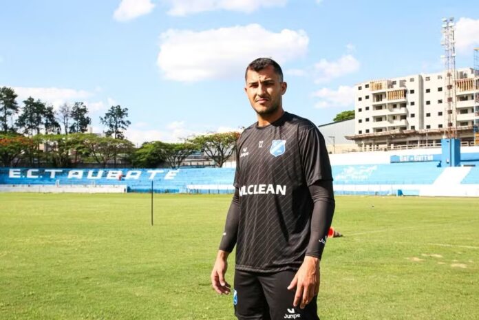 Taubaté anuncia goleiro Adilson Júnior como 17º reforço para a Série A2