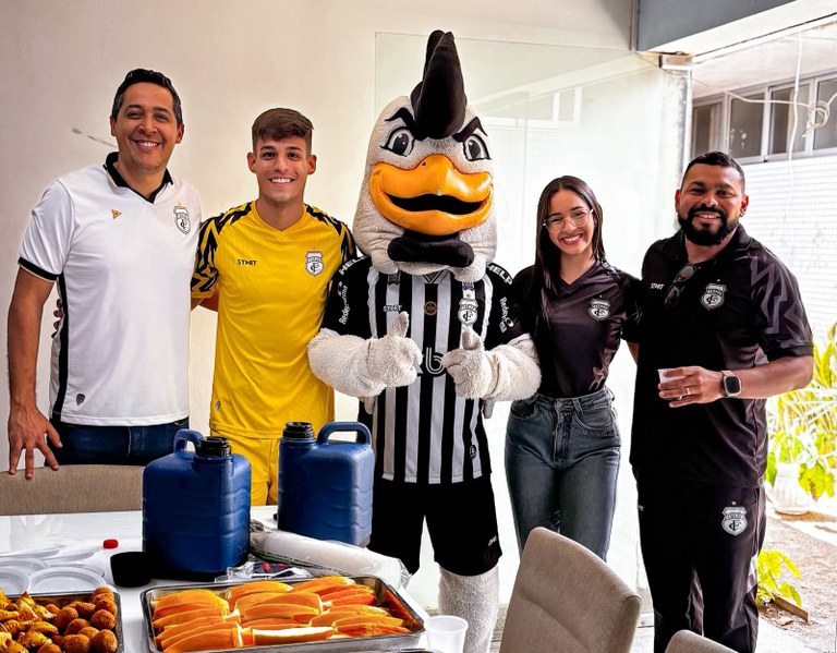 Mascotes de clubes de Campina Grande visitam Hospital de Trauma e levam alegria a crianças internadas
