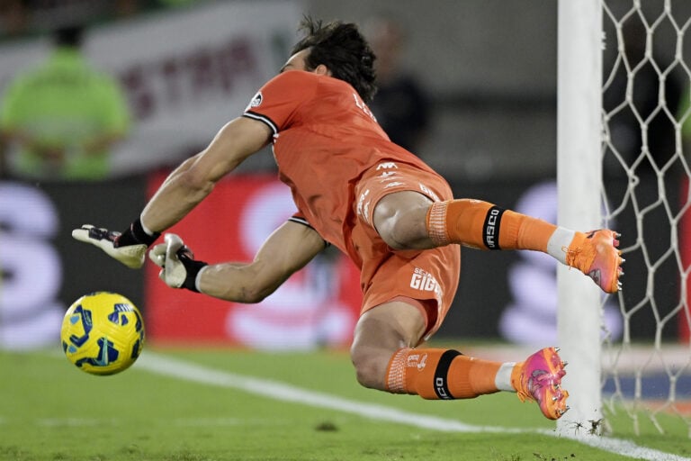 Leo Jardim jogador do Vasco defende pênatli e comemora durante a partida contra o Fluminense no Maracanã pela Copa Do Brasil | Foto: Alexandre Loureiro/AGIF/Folhapress