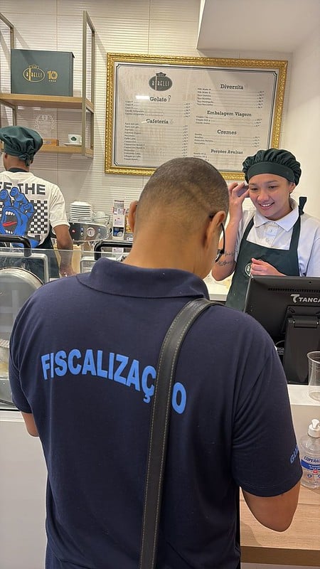 Vigilância Sanitária emite 35 autos durante fiscalização da “Operação Gelato” no Guarujá