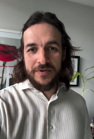 Em vídeo publicado nas redes sociais, Pedro Cunha Lima revelou que seu novo objetivo é cursar um mestrado em Políticas Públicas