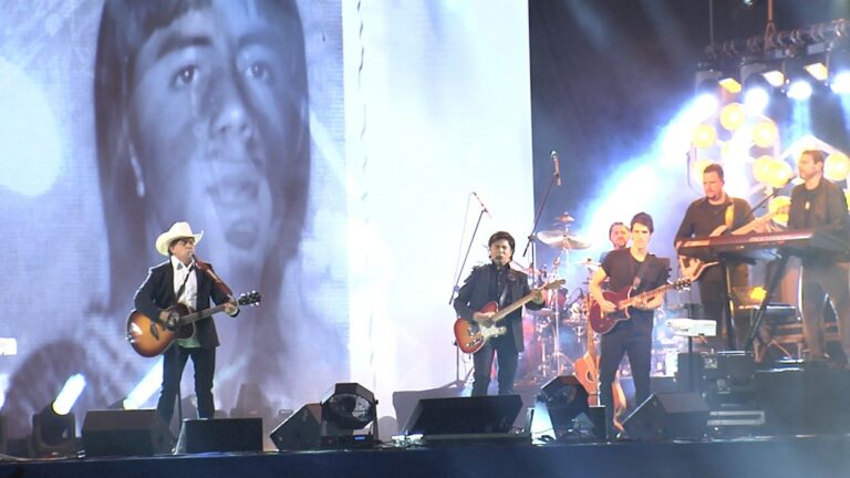 Abertura do Estação Verão Show PG reúne Chitãozinho & Xororó e Leonardo