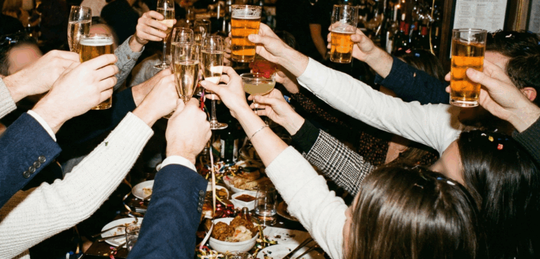 Confraternizações de fim de ano podem aumentar 30% das vendas em bares e restaurantes da região