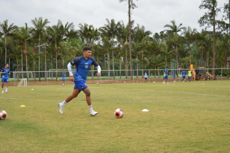 São José anuncia contratação do zagueiro Iran para a disputa da Série A2