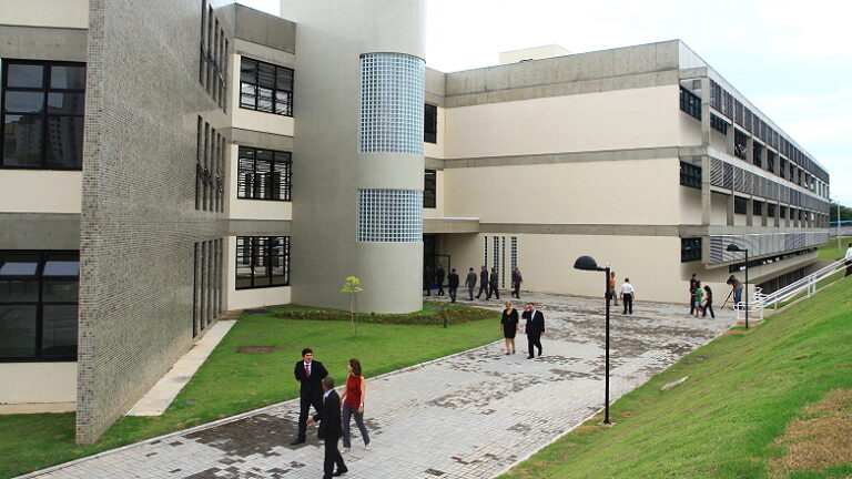 Homem acusado de estuprar e matar mulher em São José vai a júri popular nesta terça (9)