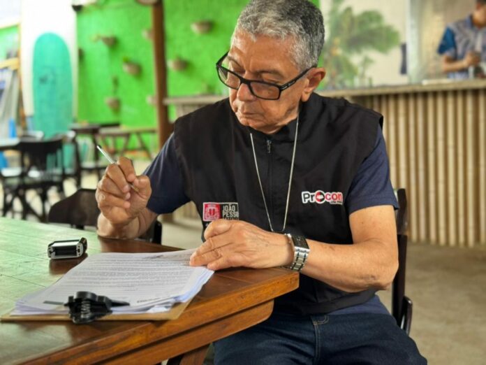 Nesta fase, os estabelecimentos estão sendo notificados sobre a legislação a cumprir e recebem material informativo