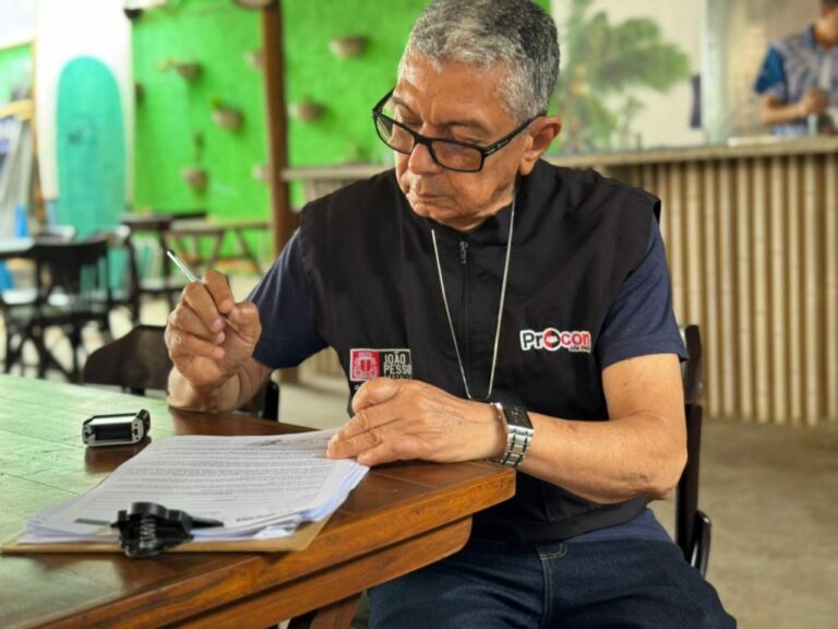 Nesta fase, os estabelecimentos estão sendo notificados sobre a legislação a cumprir e recebem material informativo