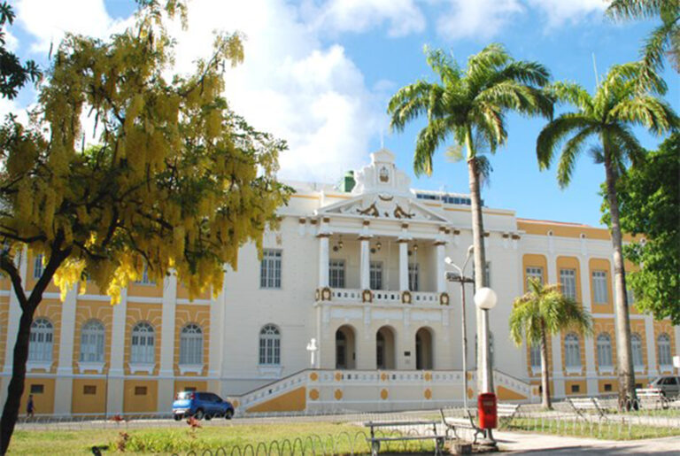 A denúncia surgiu a partir de um depoimento de que ele teria atuado em um esquema de venda de decisões liminares em processos cíveis