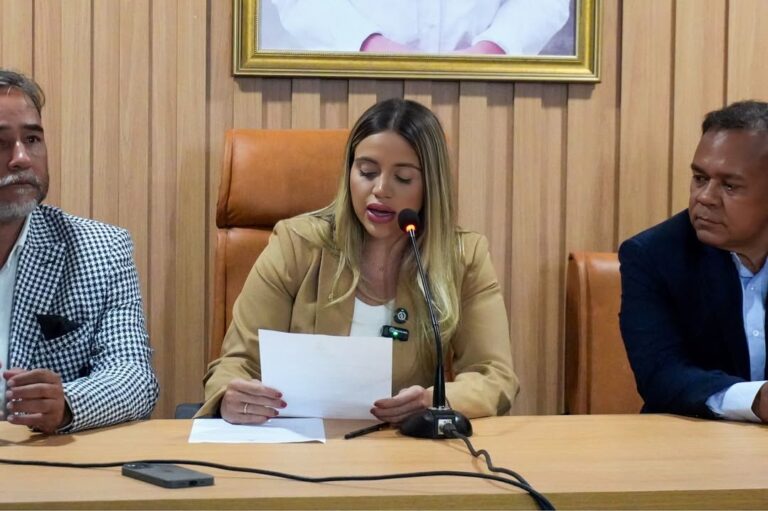 Jays de Nita: conheça nova presidente da Câmara de Bayeux