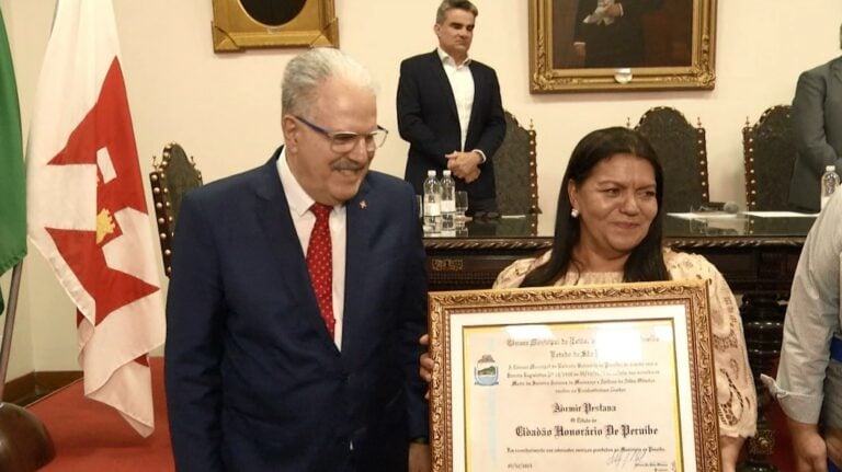 Ademir Pestana recebe título de cidadão honorário de Peruíbe