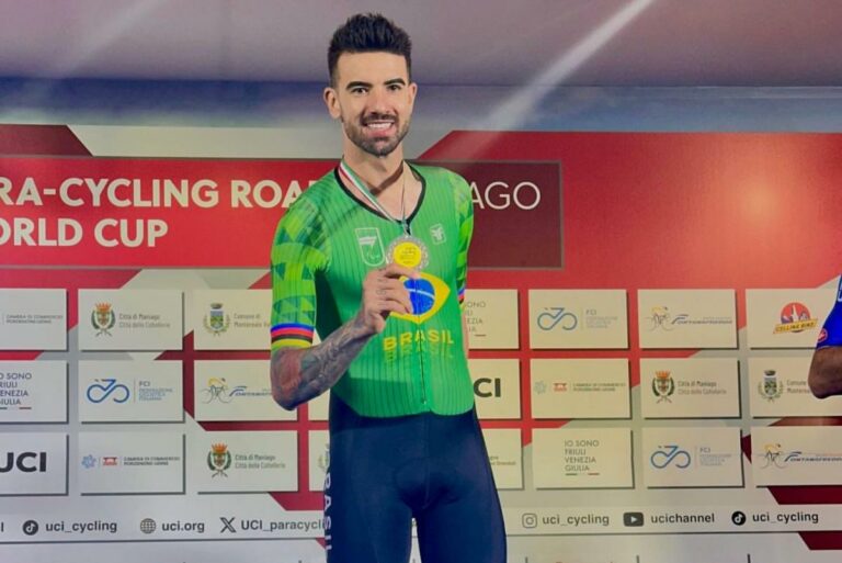 Ciclista de Santos termina 2025 como líder do ranking mundial paralímpico