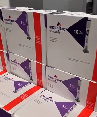 Criminosos são presos após roubarem caixas de emagrecedores em farmácia de São Vicente