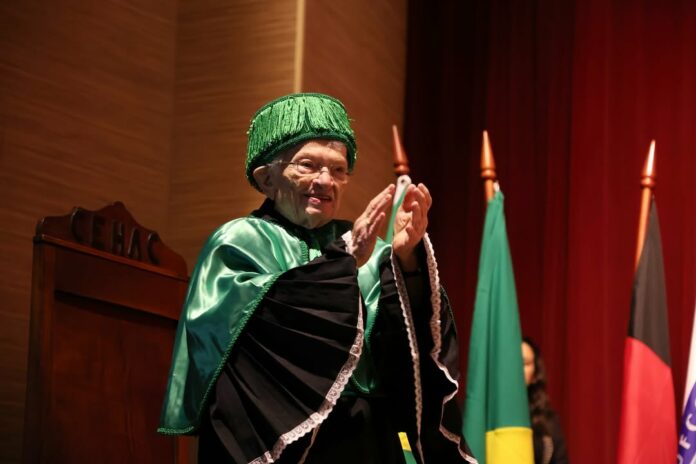Luiza Erundina recebe título de Doutora Honoris Causa da Universidade Federal de Campina Grande