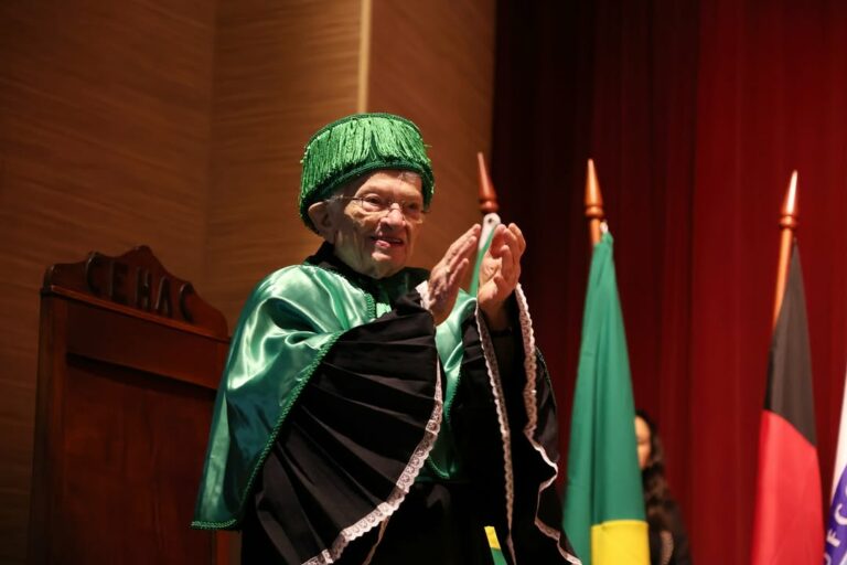 Luiza Erundina recebe título de Doutora Honoris Causa da Universidade Federal de Campina Grande