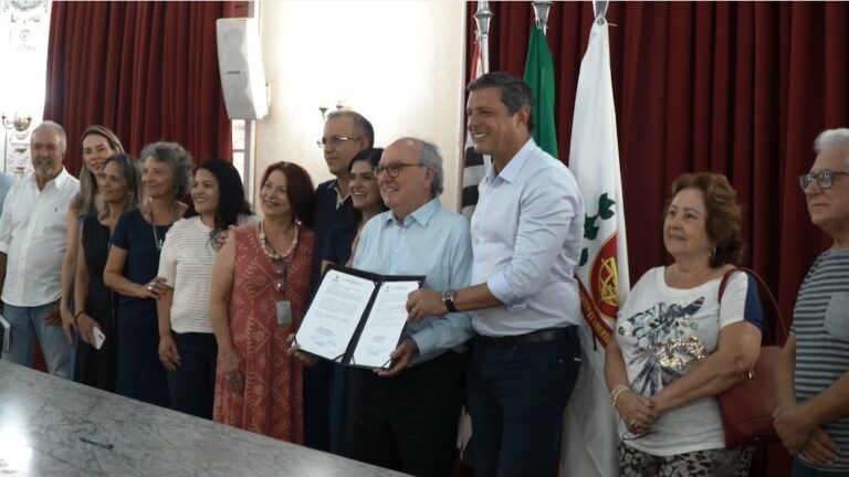 Prefeitura de Santos assinou duas parcerias para garantir melhorias para a rede pública de ensino