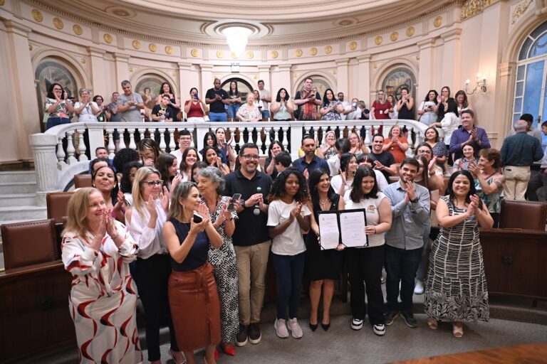 Programa Santos no Mundo levará estudantes e professores de Santos para experiência no exterior