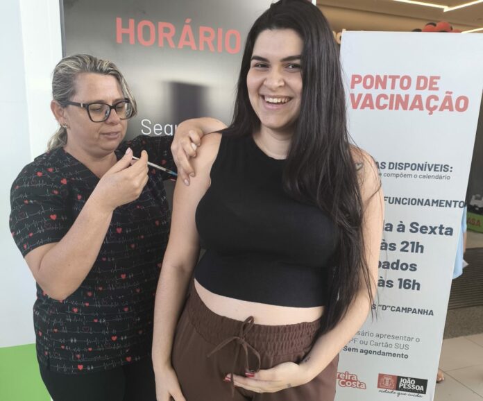 Dia D de Multivacinação mobiliza famílias e gestantes neste sábado (13) em João Pessoa