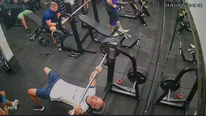 Vítima, identificada como Ronald José Salvador Montenegro, estava se exercitando no momento em que foi atingida pela barra na região do tórax | Foto: Reprodução