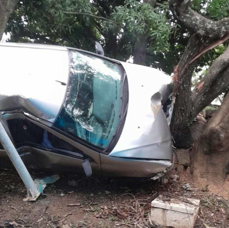 Motorista perde controle e invade estação de tratamento de esgoto em Valinhos