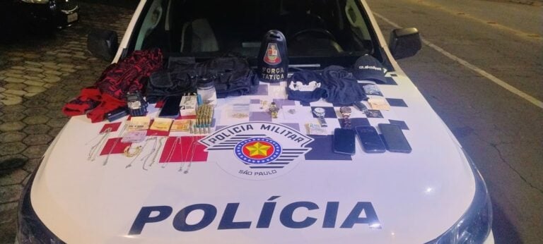 PM prende quatro suspeitos de roubo à residência em Lorena