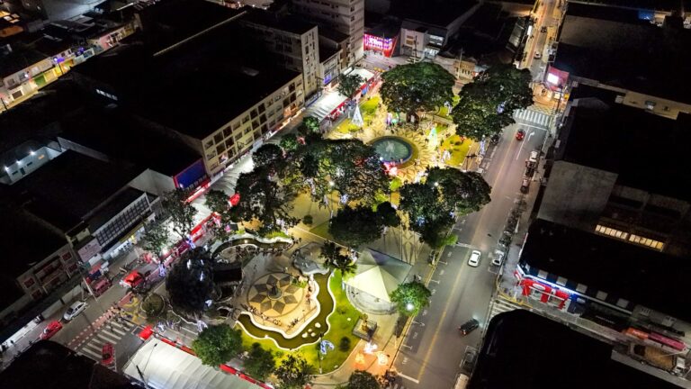 Natal de Pindamonhangaba tem Papai Noel, decoração especial e shows musicais