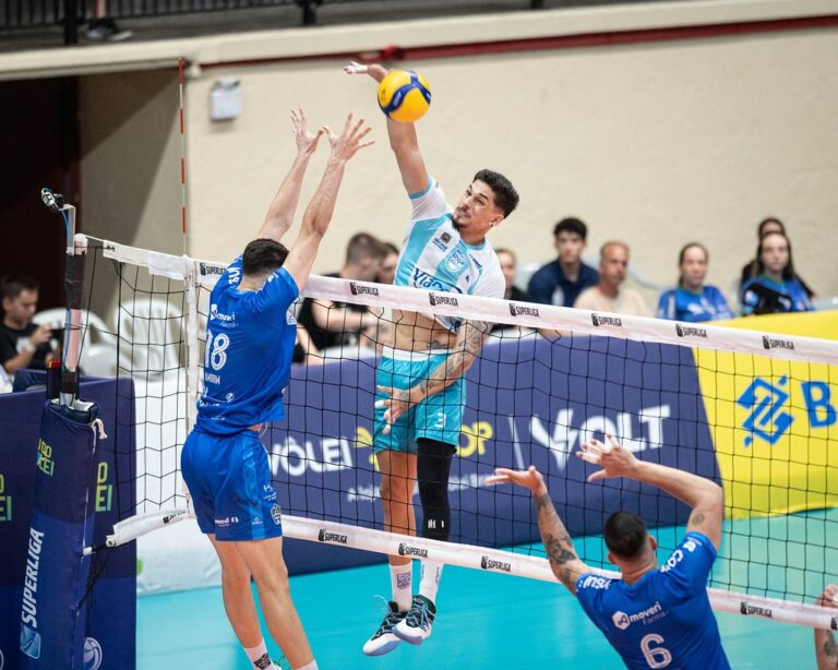 São José desperdiça vantagem, leva virada e perde para o Joinville na Superliga Masculina