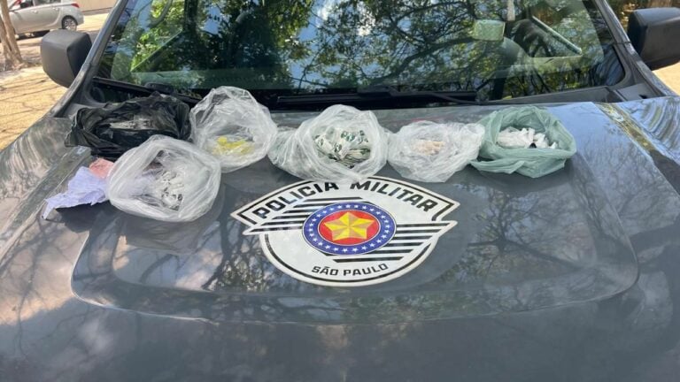 BAEP prende homem por tráfico de drogas durante operação no CDD, em São José